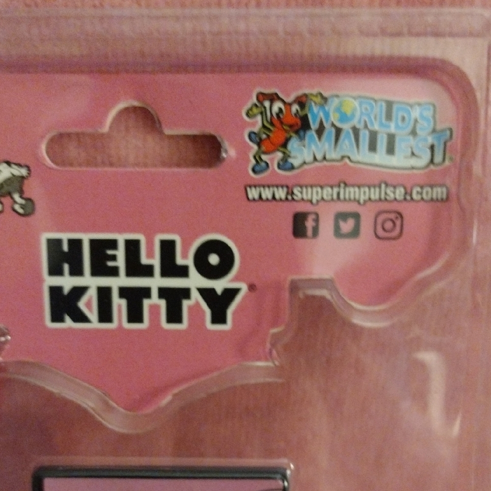 Hello Kitty Unicorn World's Smallest Micro Figure - HOT Collector's Item - Picture 5 of 5